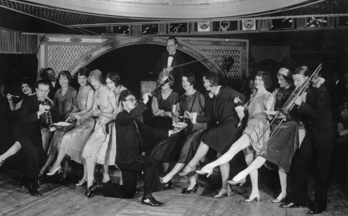 20s roaring flappers